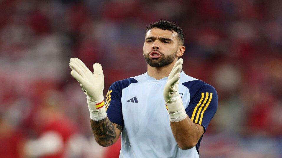 Man Utd favourites to sign David Raya